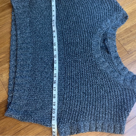 BCBGMaxAzria sweater crop top shirt tank - Picture 9 of 9